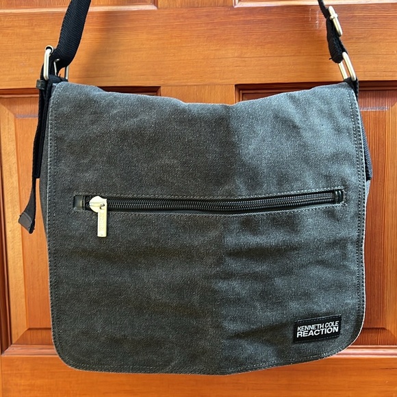 Kenneth Cole Reaction, Canvas laptop, book bag messenger bag NWOT gender neutral - Picture 9 of 17